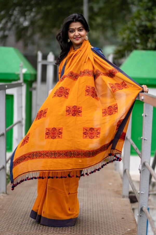 5/5 (1 Review) Bengal Cotton Saree with Thread Work